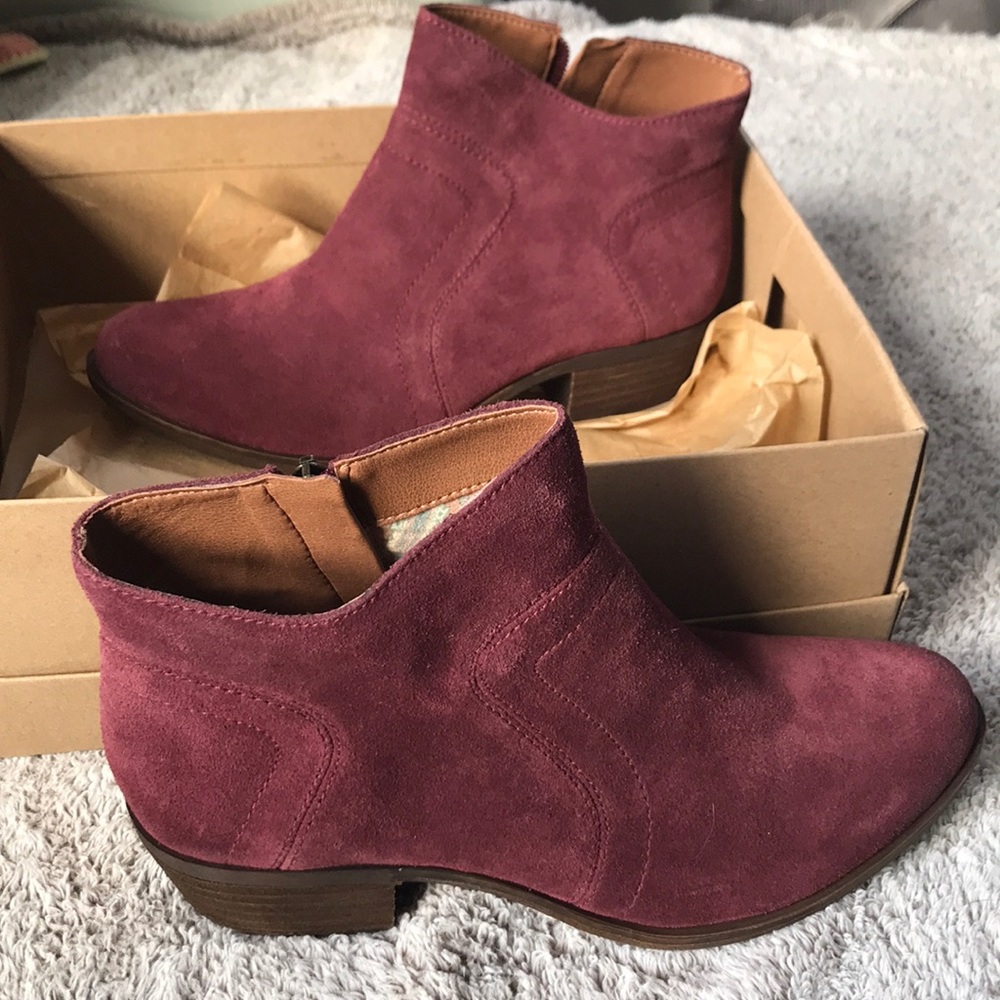 Lucky brand boots—new!